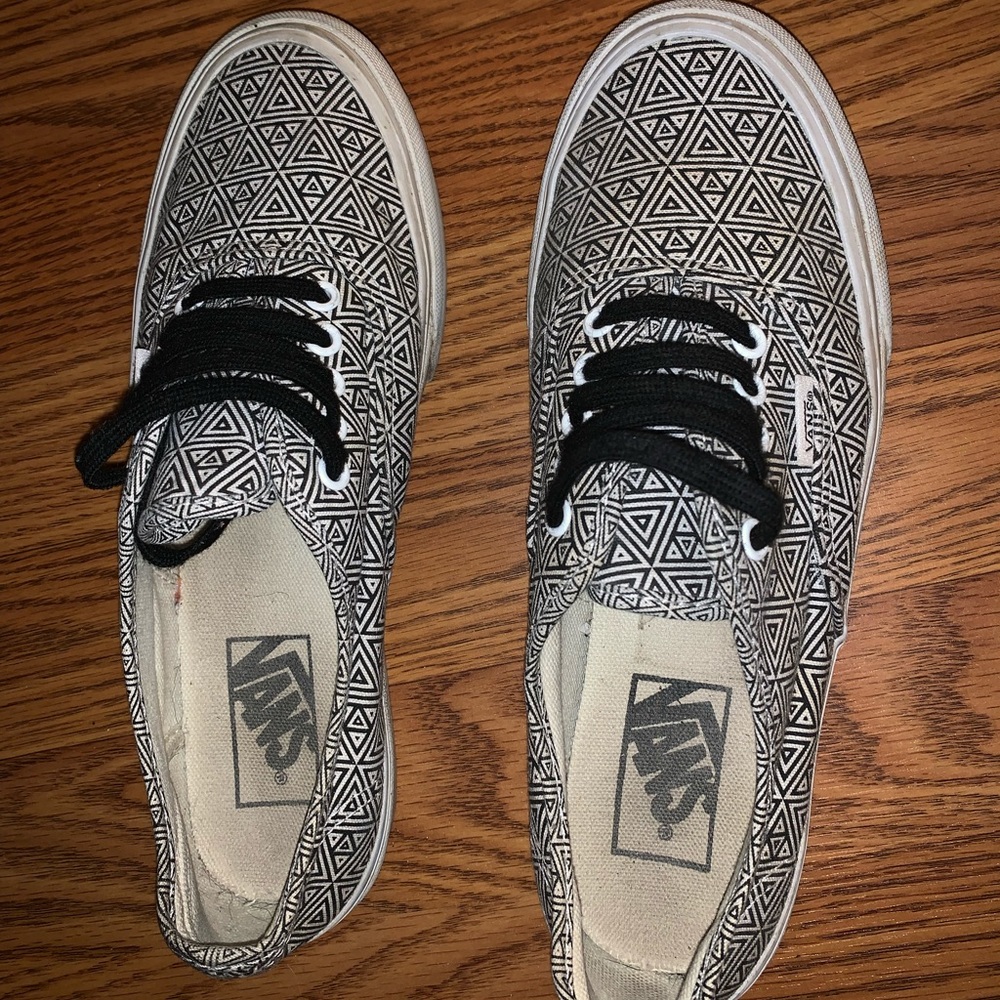 Vans black and white